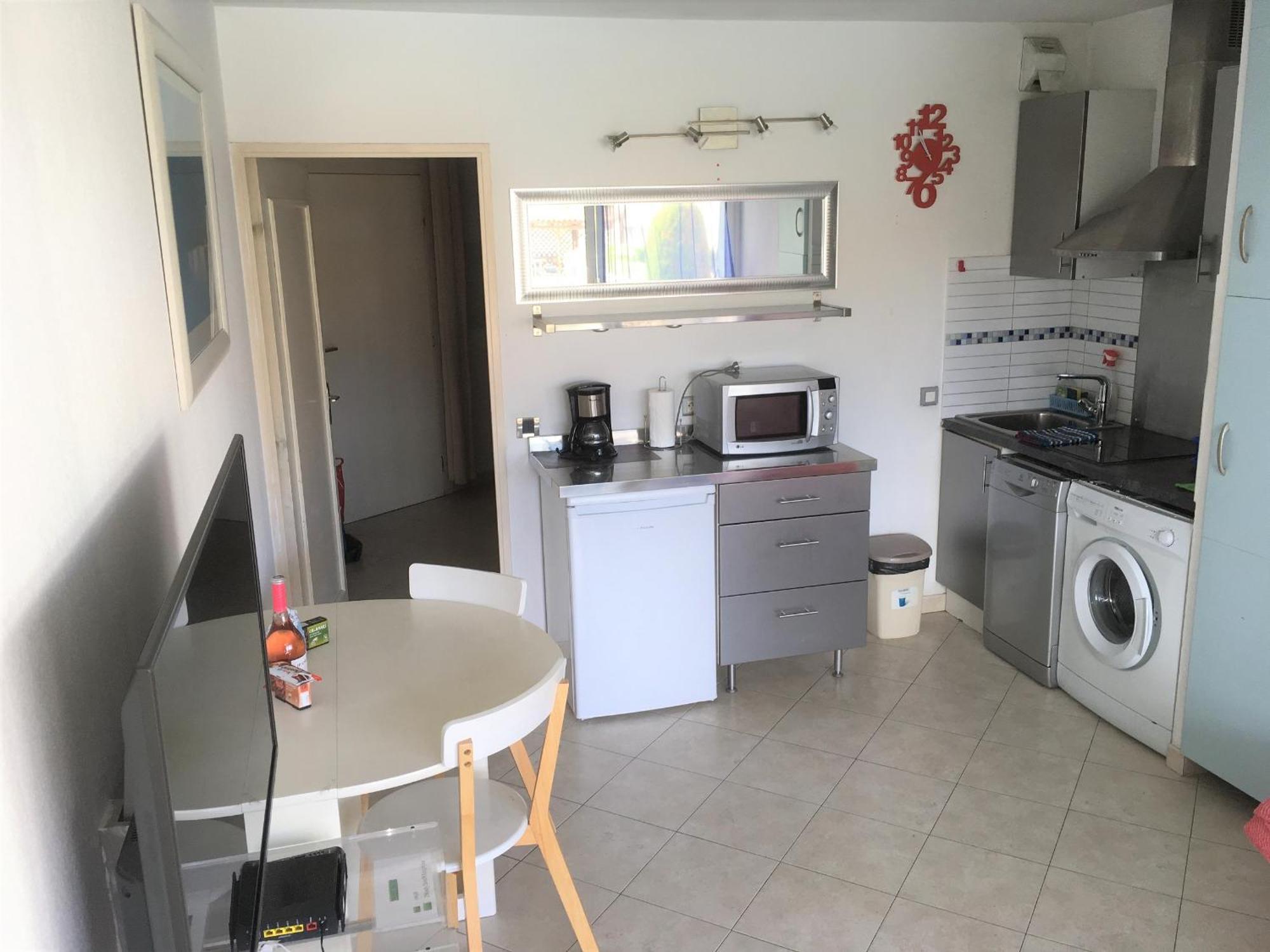 Agreable Appartement 4 Personnes A Villeneuve-Loubet Plage, Piscine, Mer, Commerces A Proximite Ngoại thất bức ảnh