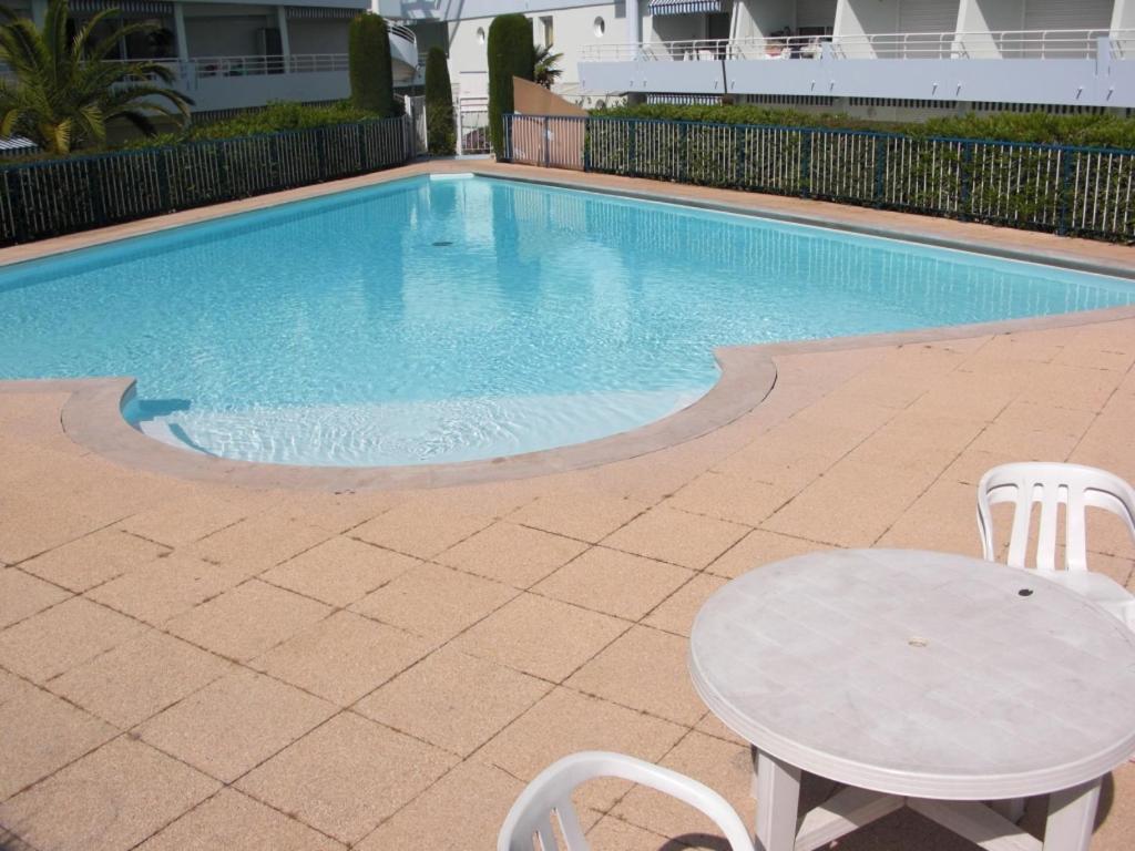 Agreable Appartement 4 Personnes A Villeneuve-Loubet Plage, Piscine, Mer, Commerces A Proximite Ngoại thất bức ảnh